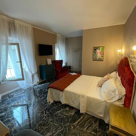 Prestige Suite Via Romagnoli ซีร์มิโอเน ภายนอก รูปภาพ