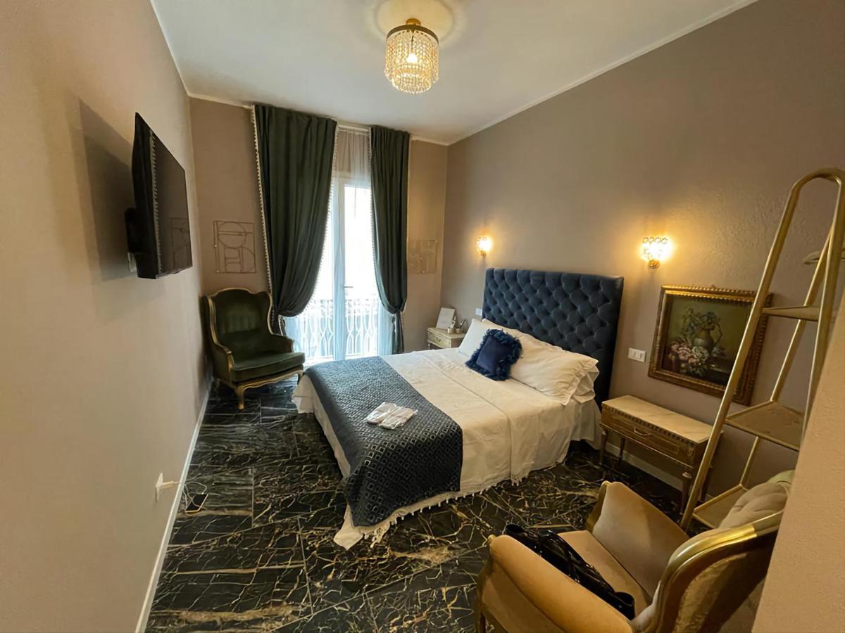 Prestige Suite Via Romagnoli ซีร์มิโอเน ภายนอก รูปภาพ