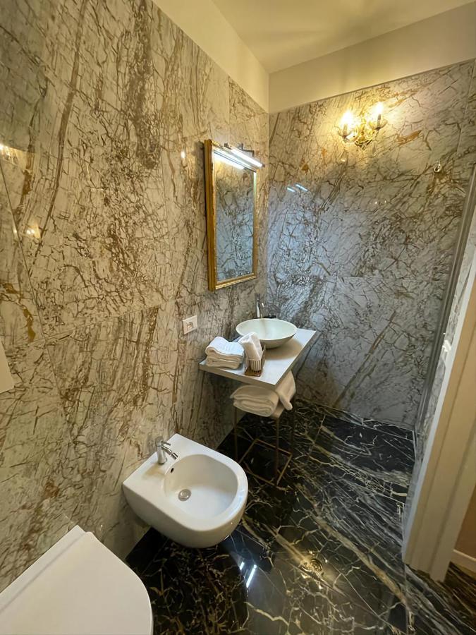 Prestige Suite Via Romagnoli ซีร์มิโอเน ภายนอก รูปภาพ
