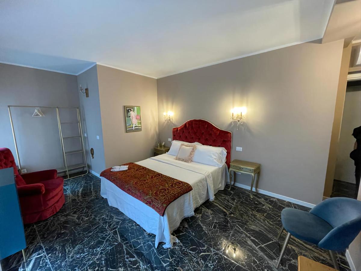 Prestige Suite Via Romagnoli ซีร์มิโอเน ภายนอก รูปภาพ